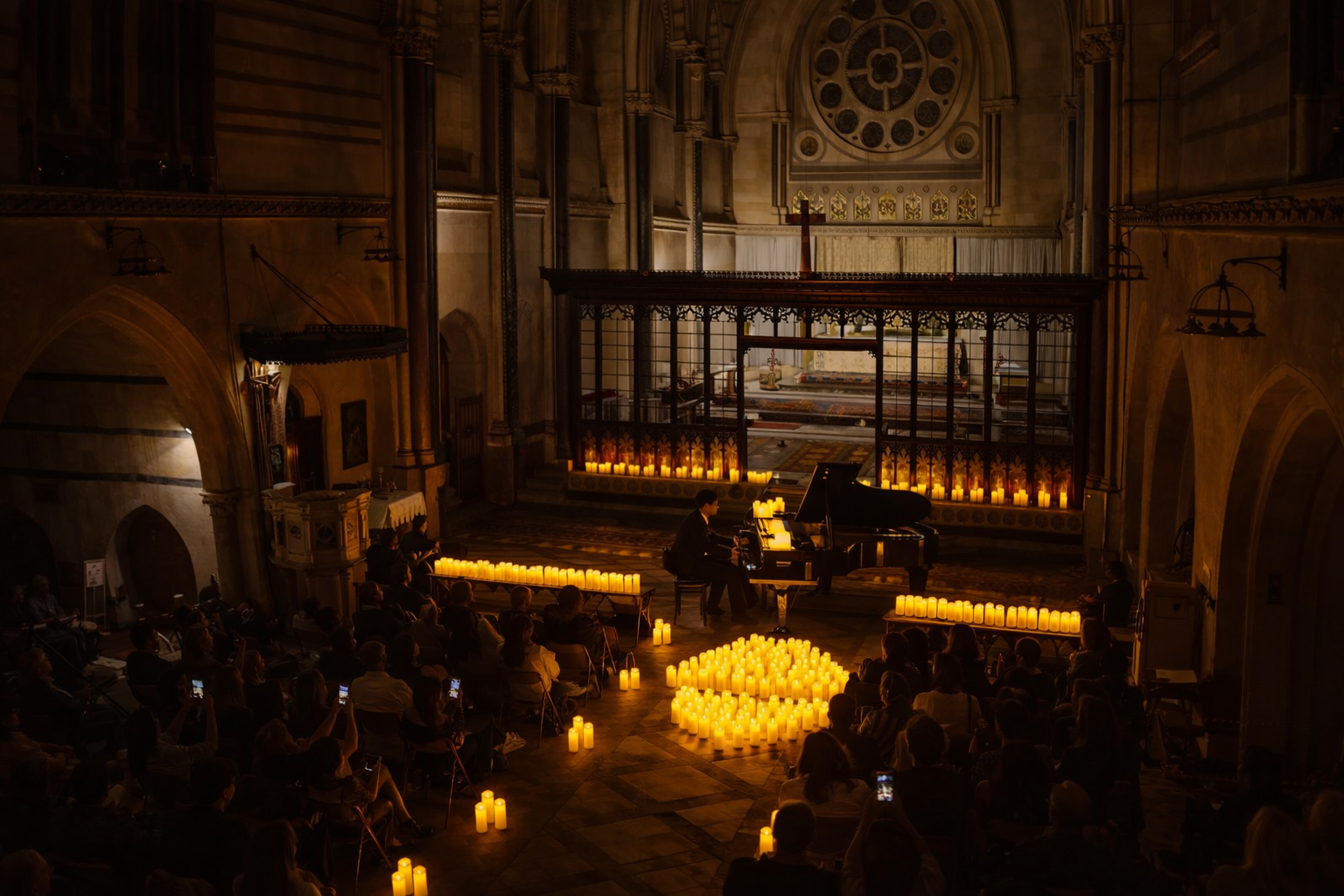 Mum ışığında konser